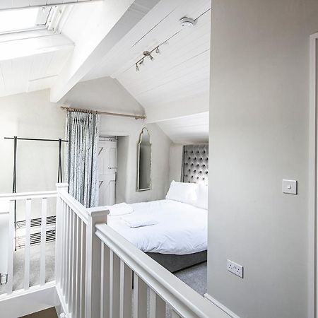 The Artists Loft - A Superb Cottage Sensitively Converted From A Grade II Listed 17Th Century Building เบคเวลล์ ภายนอก รูปภาพ