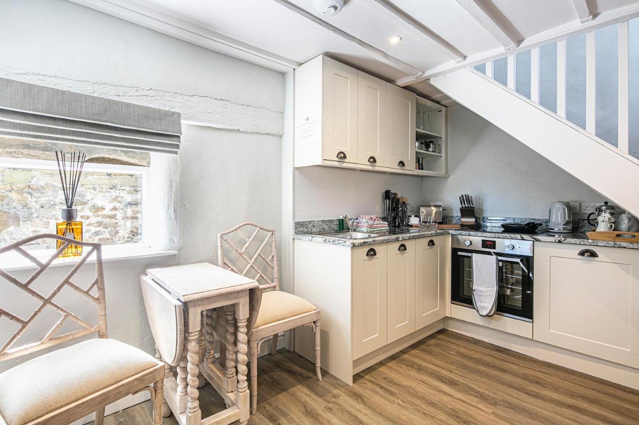 The Artists Loft - A Superb Cottage Sensitively Converted From A Grade II Listed 17Th Century Building เบคเวลล์ ภายนอก รูปภาพ