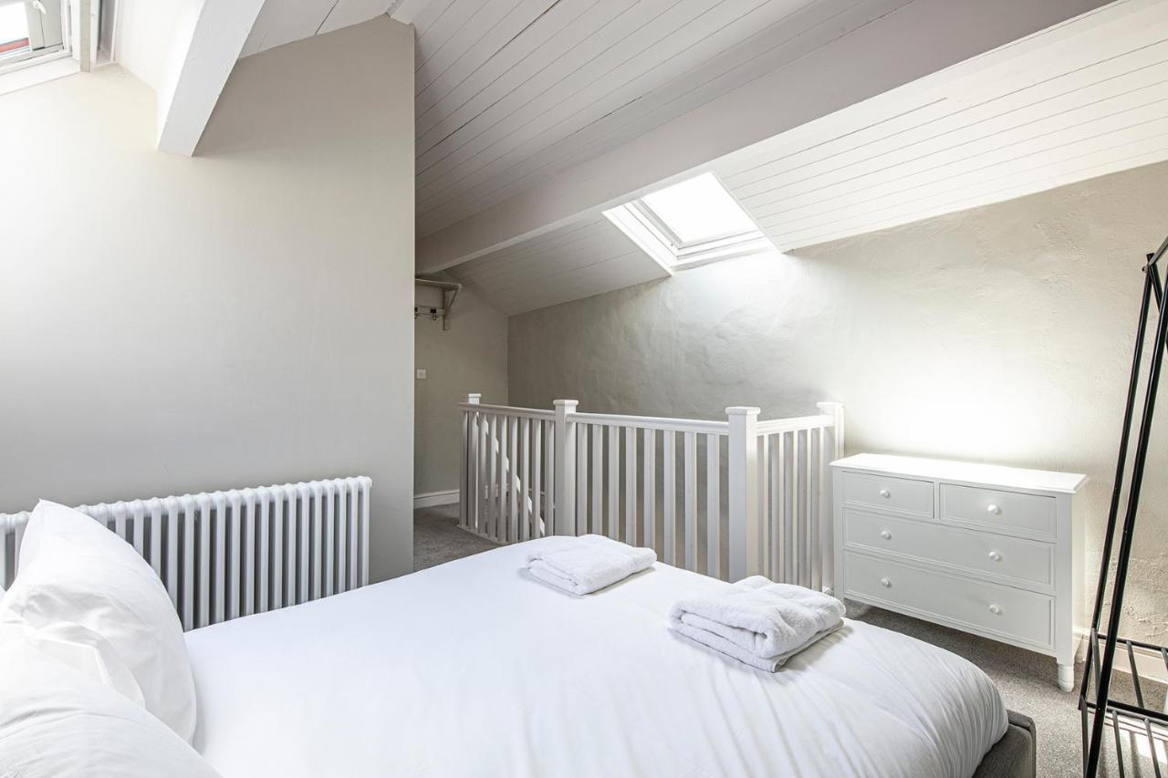 The Artists Loft - A Superb Cottage Sensitively Converted From A Grade II Listed 17Th Century Building เบคเวลล์ ภายนอก รูปภาพ