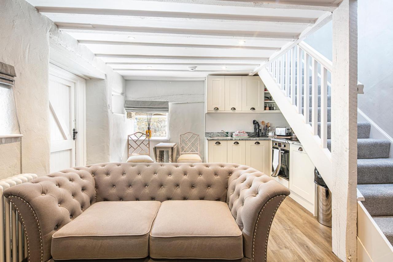 The Artists Loft - A Superb Cottage Sensitively Converted From A Grade II Listed 17Th Century Building เบคเวลล์ ภายนอก รูปภาพ